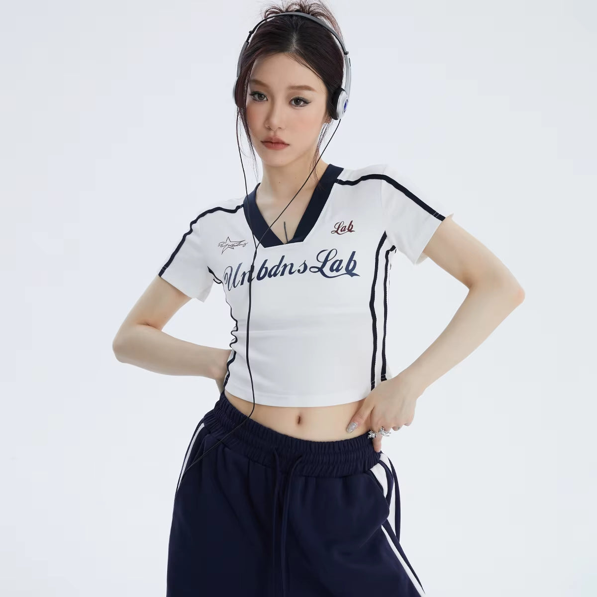 Women T-Shirt Y2K V-Neck Crop Tops Tees 2024 Summer Striped Letter Print Streetwear Egirl Y2K Tees Cropped Top Grunge Clothes
