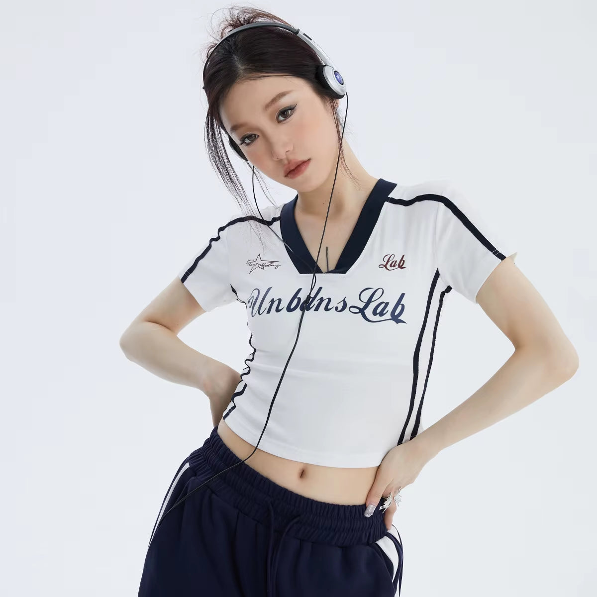 Women T-Shirt Y2K V-Neck Crop Tops Tees 2024 Summer Striped Letter Print Streetwear Egirl Y2K Tees Cropped Top Grunge Clothes
